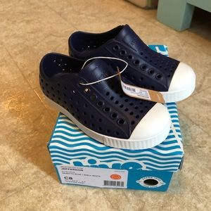 Size 8 Navy Blue Natives